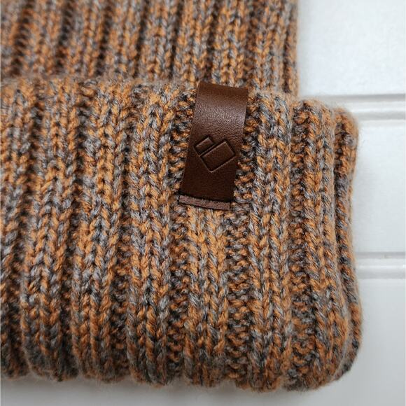 NWT Obermeyer Women's Fir FF Beanie - Picture 4 of 5